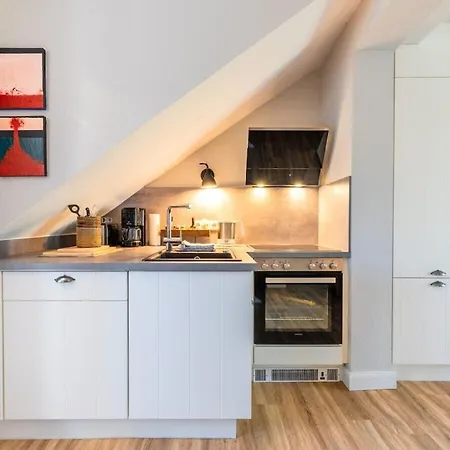 Wening-hues Wening-hues , *